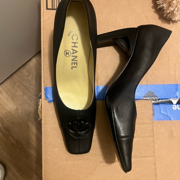 Chanel Heels Black - Picture 2 of 7